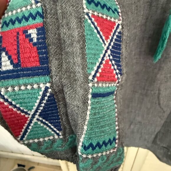 THML Gray Long Sleeve Graphic Tunic - Picture 2 of 7